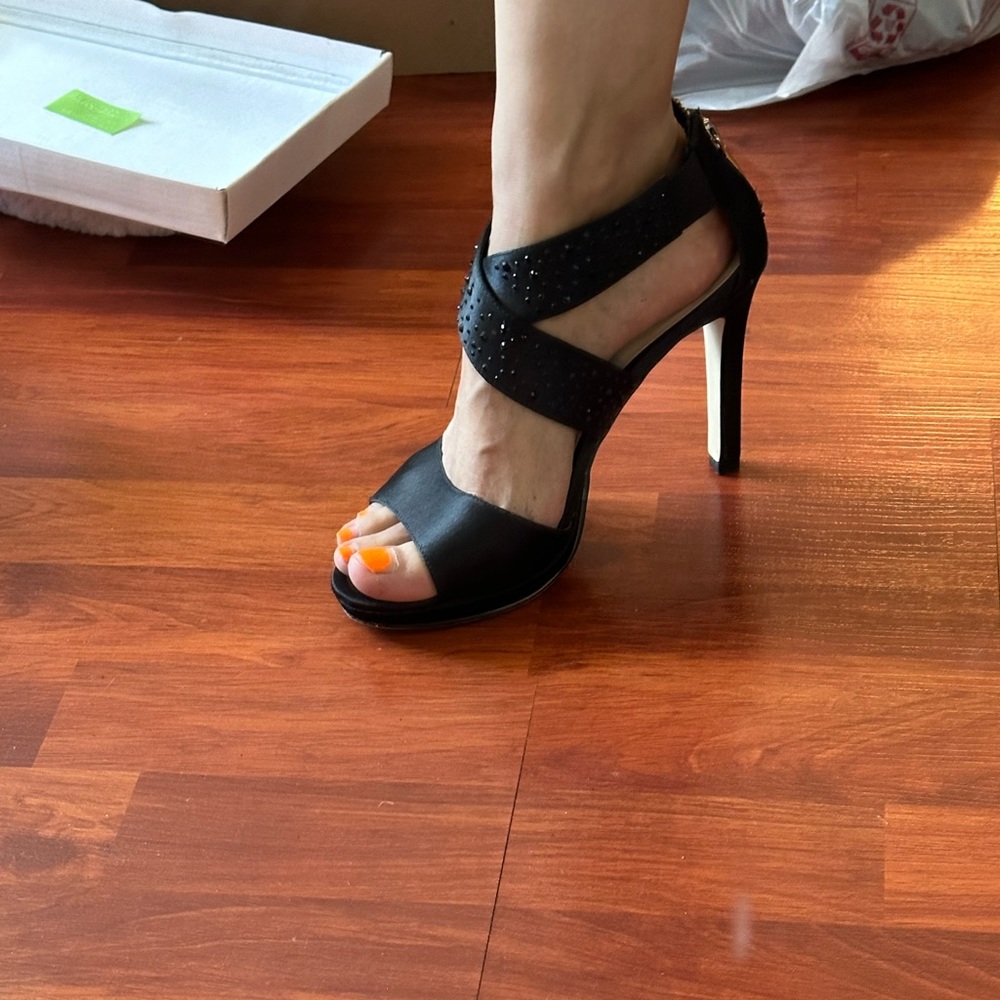 Kardashian kollection black heels